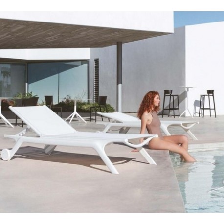 Set of 4 Sun Loungers Spritz Vondom sunbathing